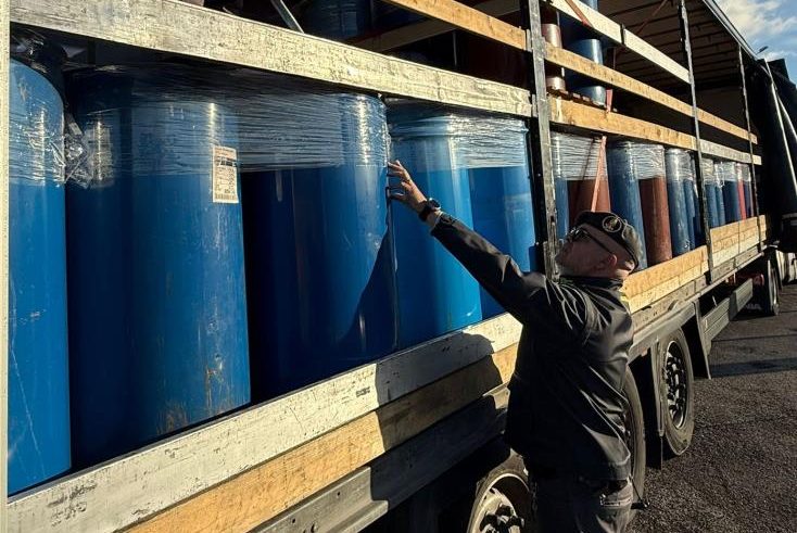 maxi sequestro di passata di pomodoro bulgara spacciata per made in italy da Cibosia.it maxi sequestro di passata di pomodoro bulgara spacciata per made in italy