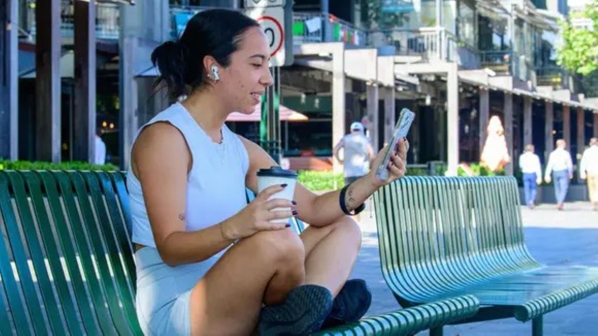 adolescenti prigionieri dello smartphone il disagio invisibile che cresce nelle famiglie da Cibosia.it adolescenti prigionieri dello smartphone il disagio invisibile che cresce nelle famiglie